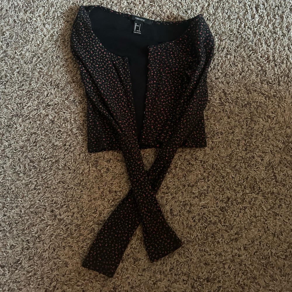 Black Floral Cropped Cardigan